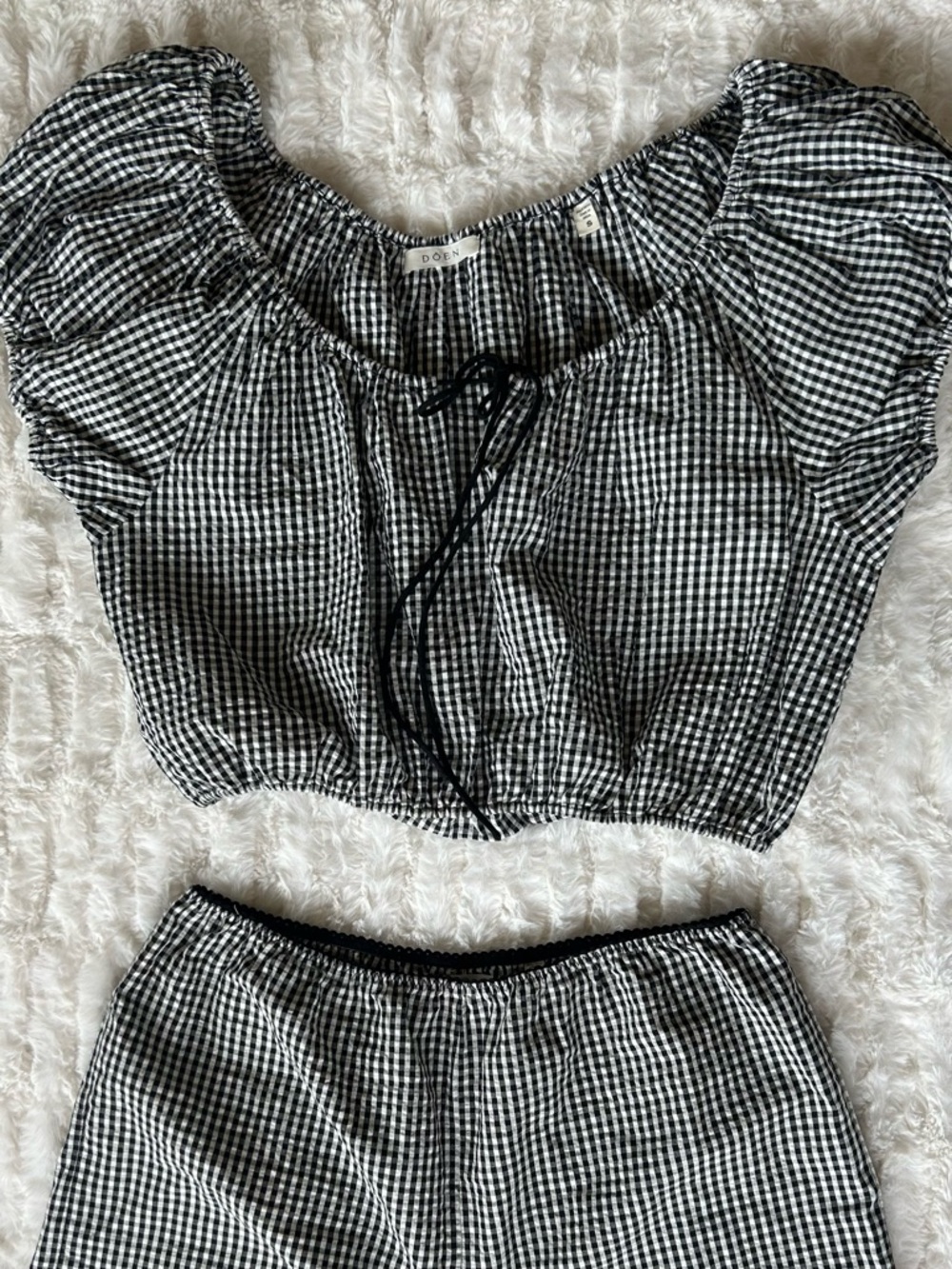 Doen Set Hilary Top and Larena La Maddalena Gingham Shorts - Picture 6 of 16